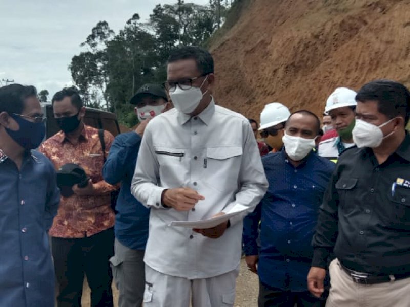 Gubernur Sulsel Nurdin Abdullah berkunjung ke Torut, Kamis (1/10/2020).