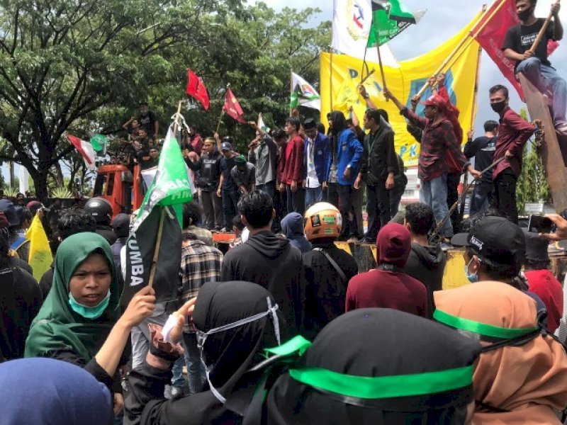 Aksi Unjuk Rasa penolakan Omnibus Law UU Cipta Kerja di Bulukumba