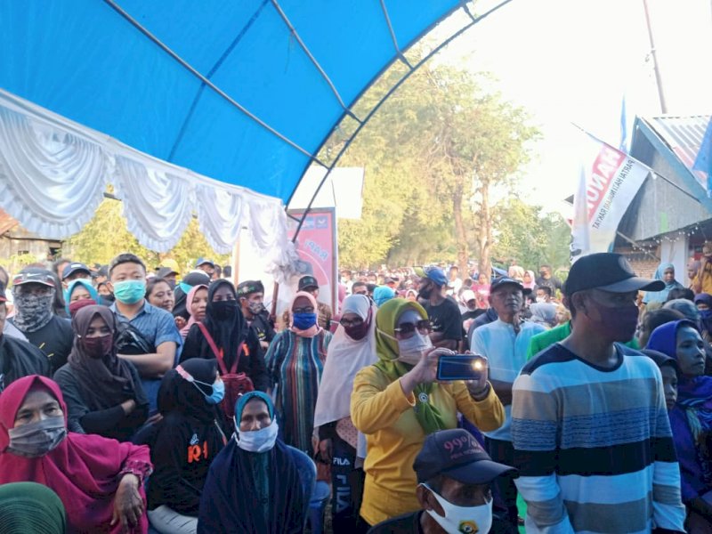 Laode M Rajiun saat kampanye di Kecamatan Watopute