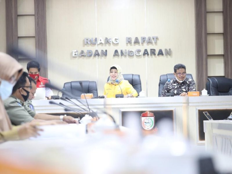 Rapat Pansus Ranperda Perumda Parkir. 