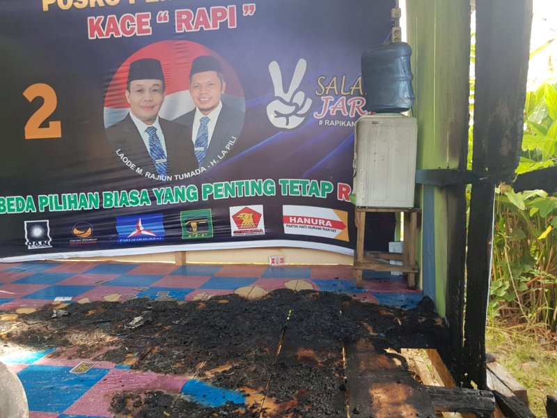 Posko Rajiun Center yang dibakar OTK.