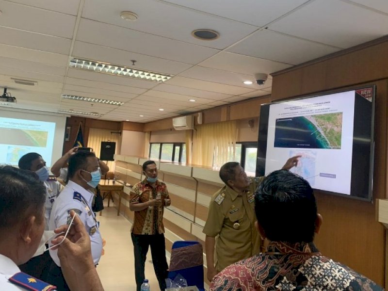 Bupati Bulukumba AM Sukri Sappewali saat di Kantor Kementerian Perhubungan. 