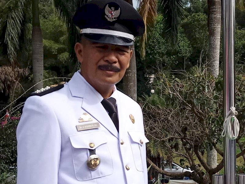 Camat  Baruppu' Daniel. 
