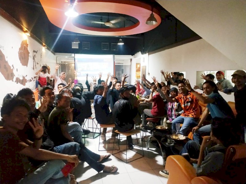 Puluhan mahasiswa yang mendukung Harapan Baru. 