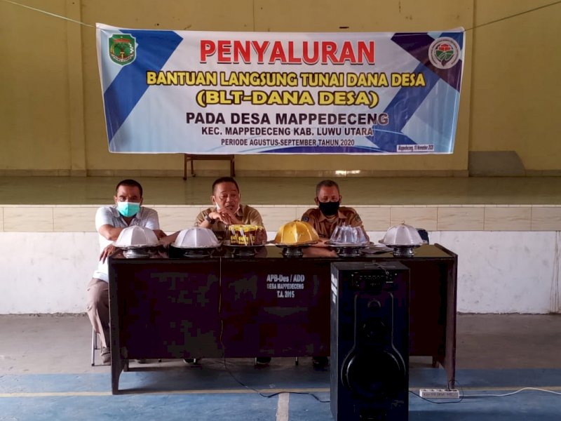 Penyaluran BLT DD Pemdes Mappedeceng. 