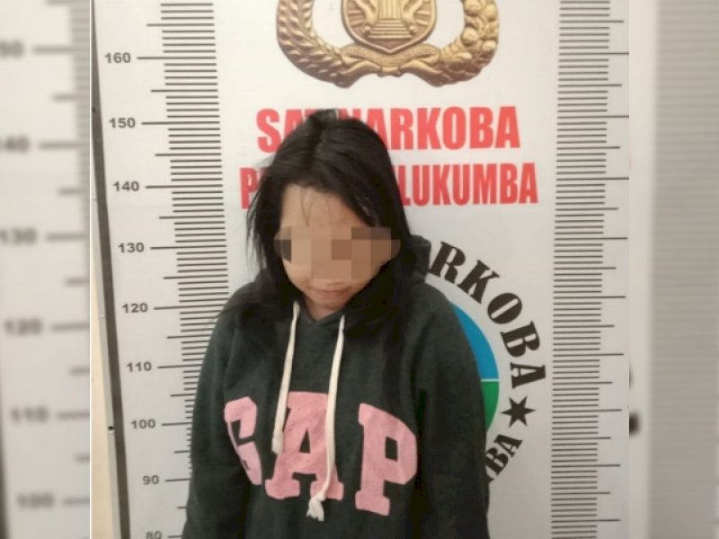 NI (19) diamankan Polres Bulukumba karena membawa sabu. 