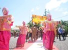 Kunjungi Bone, Wakajati Sulsel Disambut Tari Alusu