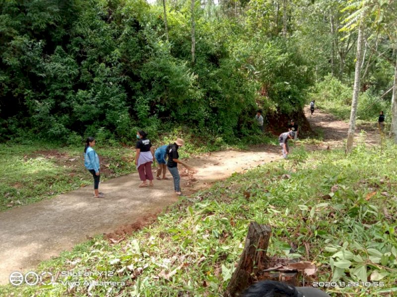 Baksos IMSAT di Denpina. 
