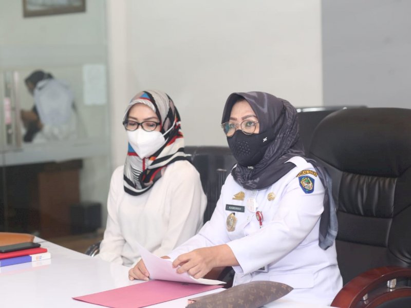 Pjs Sekda Gowa Kamsina saat membuka High Level Meeting Tim Pengendali Inflasi Daerah (TPID) Gowa. 