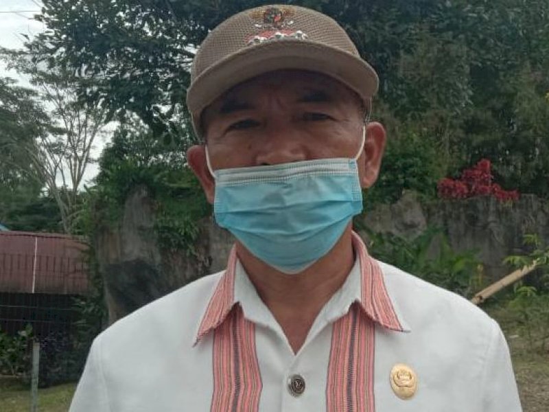 Camat Buntao' Yohanis. 