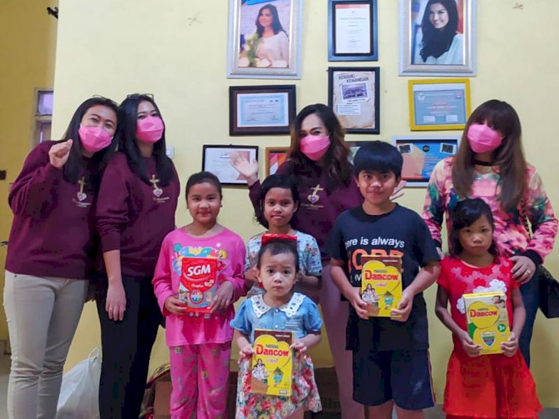 Maria Magdalena Community saat berbagi kasih. 