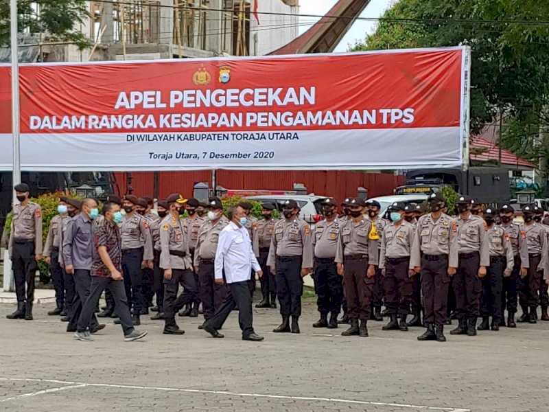 Apel Pengecekan di Halaman Polres Torut. 