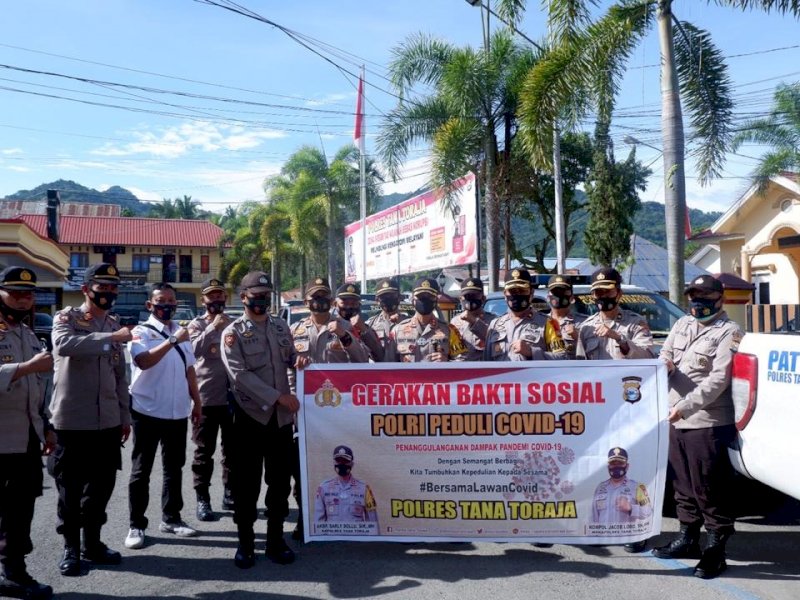 Pelepasan bantuan 10 ton berasa Polri untuk masyarakat Tator. 