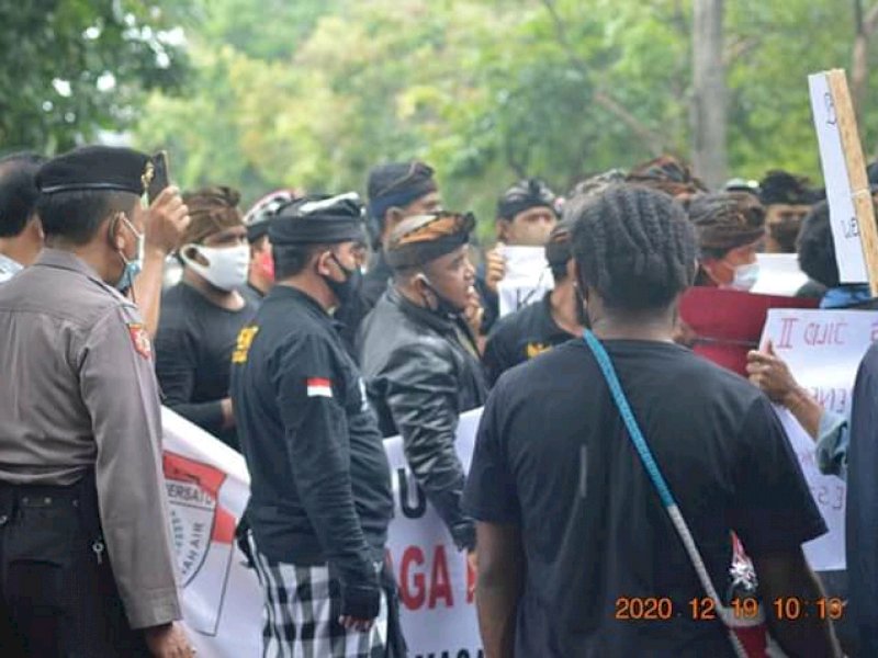 Aksi Unjuk Rasa AMP di Denpasar. 
