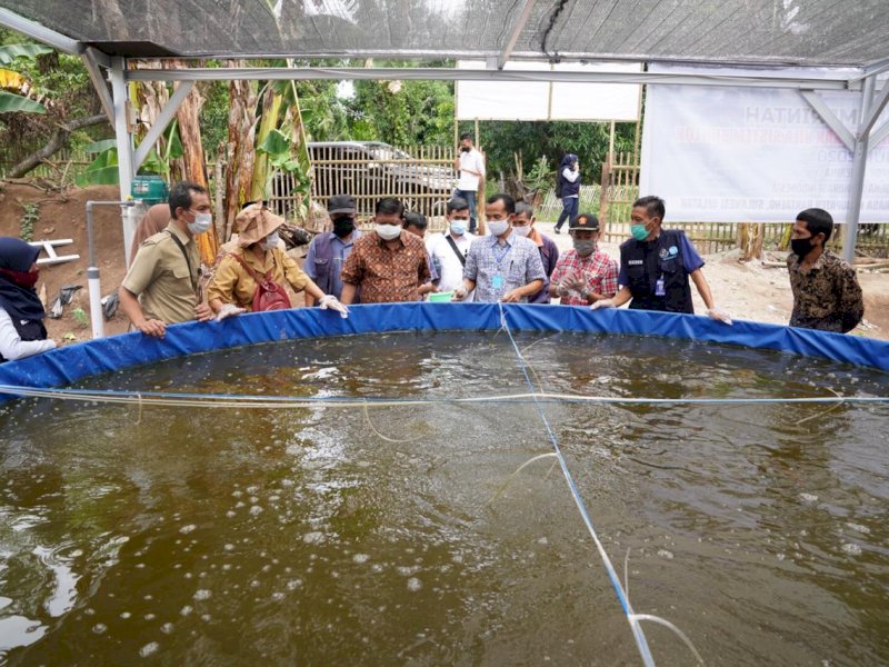 Anggota DPR RI Azikin Sholtan saat Kunker di Bantaeng. 