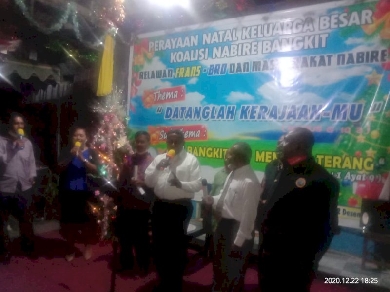 Perayaan Natal Keluarga Besar Frans-Bro