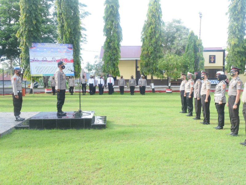 Upacara Korps Kenaikan Pangkat di Mapolres Bulukumba, Senin (04/01/2021).