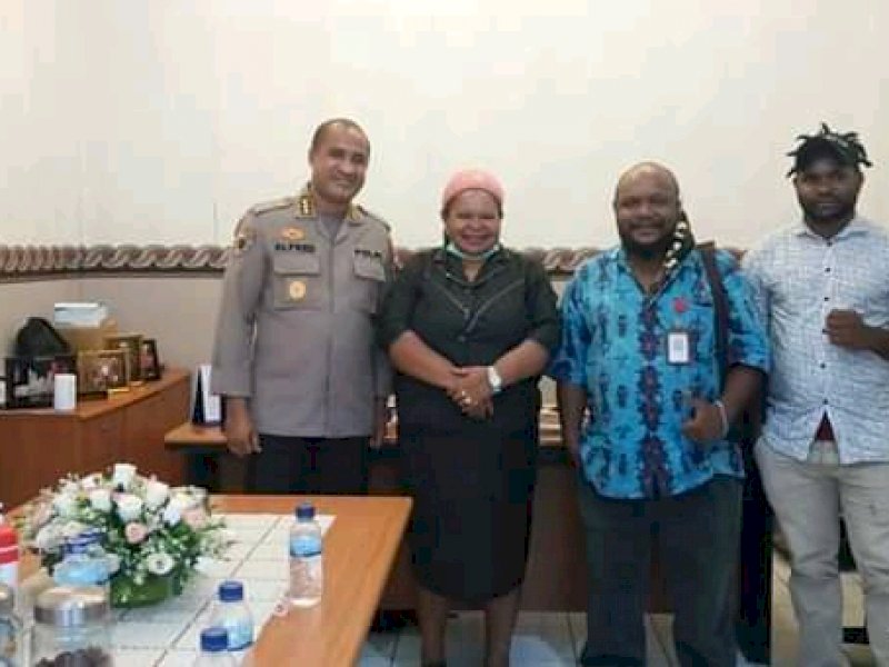 Pihak LBH Papua saat bertemu dengan Irwasda Polda Papua. 