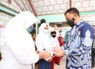 Dorong Pembangunan SDM di Desa, Bupati Bantaeng Serahkan Bantuan Beasiswa