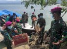 TNI AL Salurkan Bantuan untuk Korban Gempa di Pulau Karampuang Mamuju