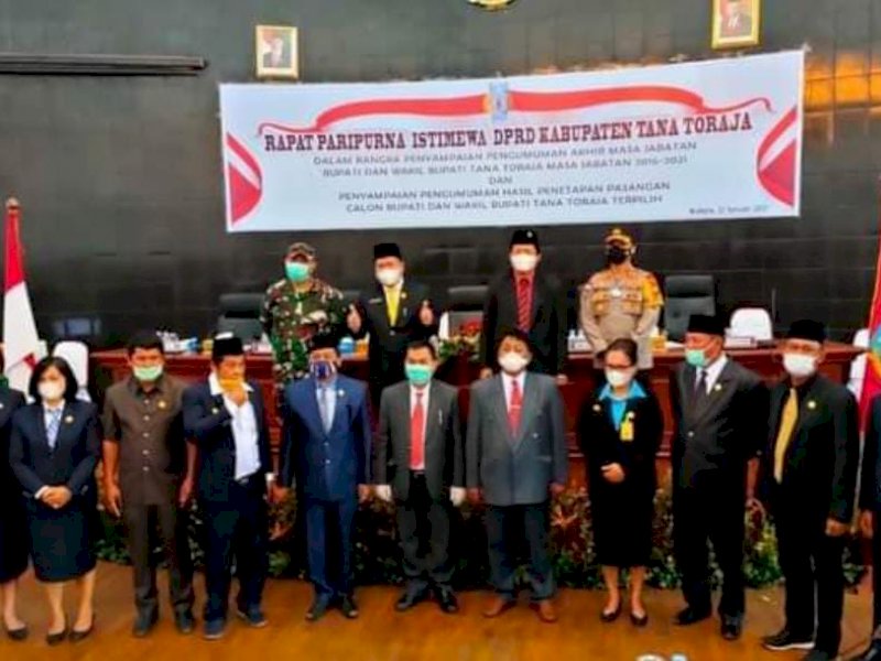 Penetapan Theza sebagai Bupati dan Wabup Terpilih Tator. 