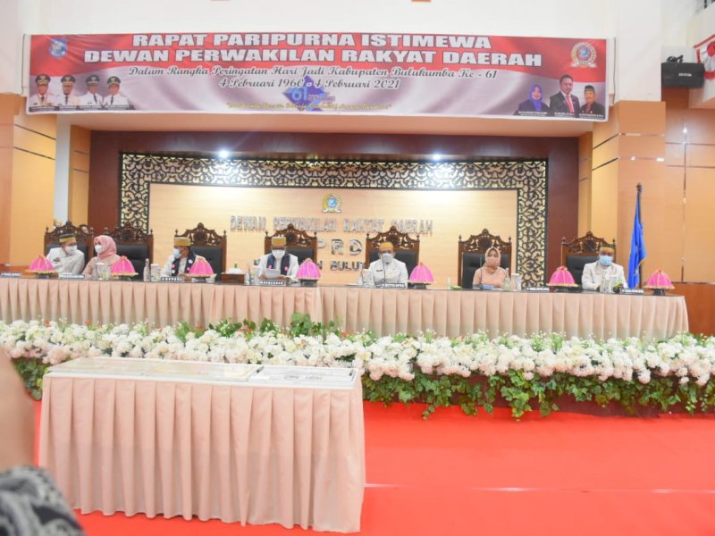 Rapat paripurna istimewa dipimpin oleh Ketua DPRD Haji Rijal di Ruang Paripurna DPRD Bulukumba, Kamis 4 Februari 2021.