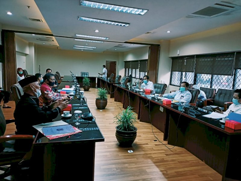 Bupati Enrekang Muslimin Bando bertemu pihak Kemendes di Jakarta membahas program transmigrasi.  