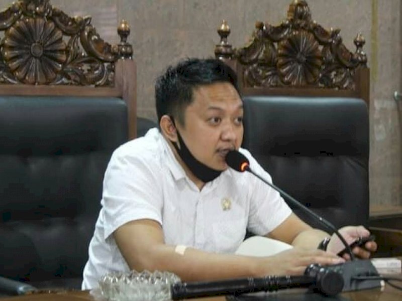 Ketua DPRD Bulukumba H Rijal. 