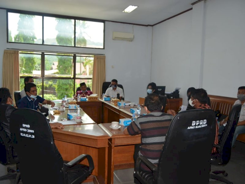 Rapat Komisi III DPRD Tator terkait pembangunan Explorasi Tambang Panas Bumi. 