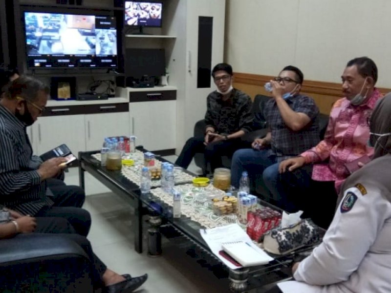 Anggota DPRD Bulukumba berkonsultasi dengan UPL Sulsel terkait pembangunan jembatan Bialo. 