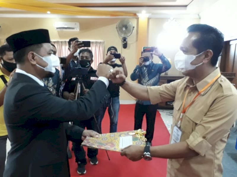Rapat pleno penetapan Bupati dan Wabup Bulukumba terpilih. 
