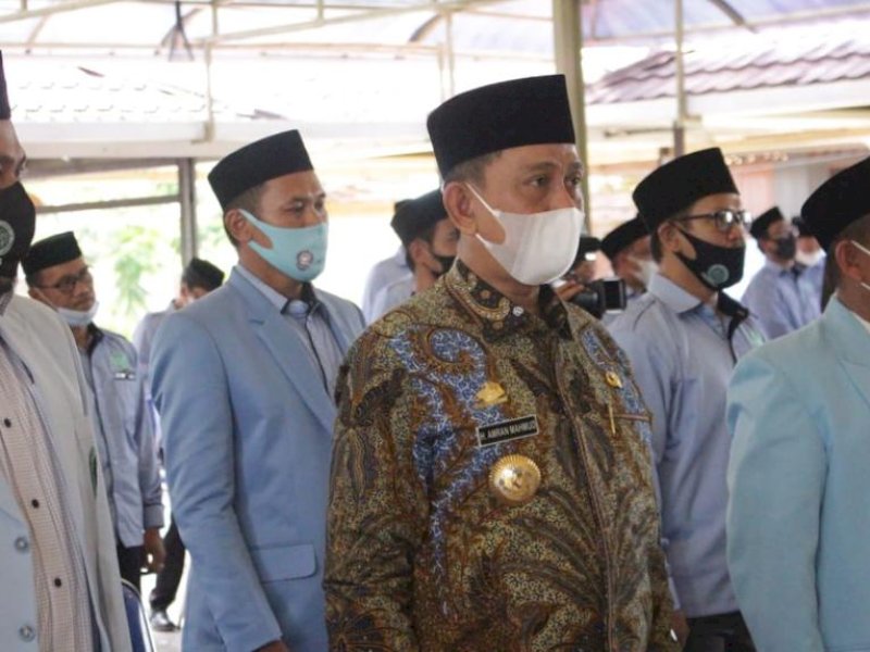 Bupati Wajo Amran Mahmud saat menghadiri pelantikan pengurus BKPRMI Wajo. 