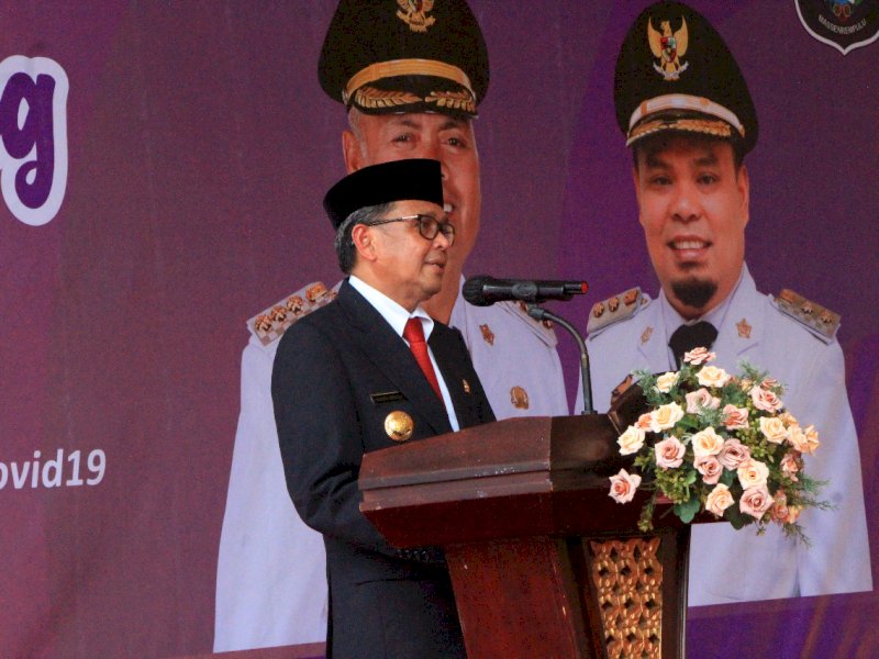 Gubernur Sulsel Nurdin Abdullah saat menghadiri perayaan HUT ke-61 Enrekang. 