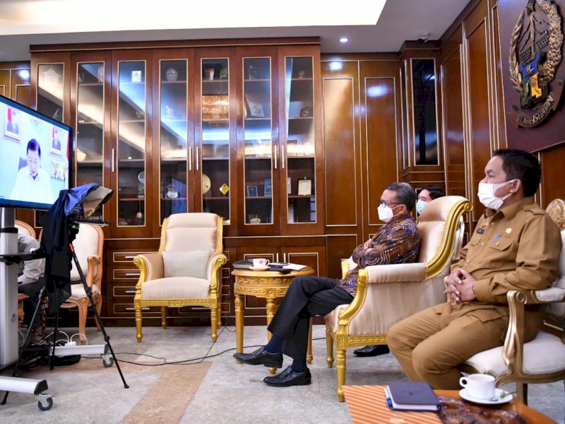 Gubernur Sulsel Nurdin Abdullah saat mengikuti Rakor dengan Bappenas RI. 