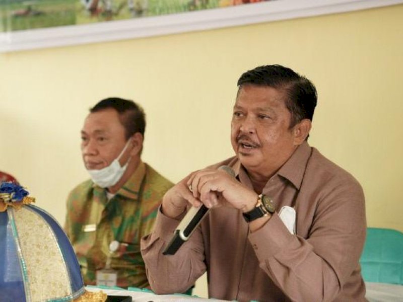 Anggota DPR RI Azikin Sholtan saat kunjungan kerja di Bantaeng. 