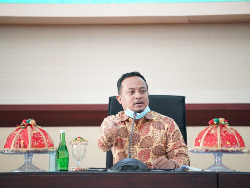 Plt Gubernur Sulsel Andi Sudirman Sulaiman saat memimpin Coffe Morning Pemprov Sulsel. 