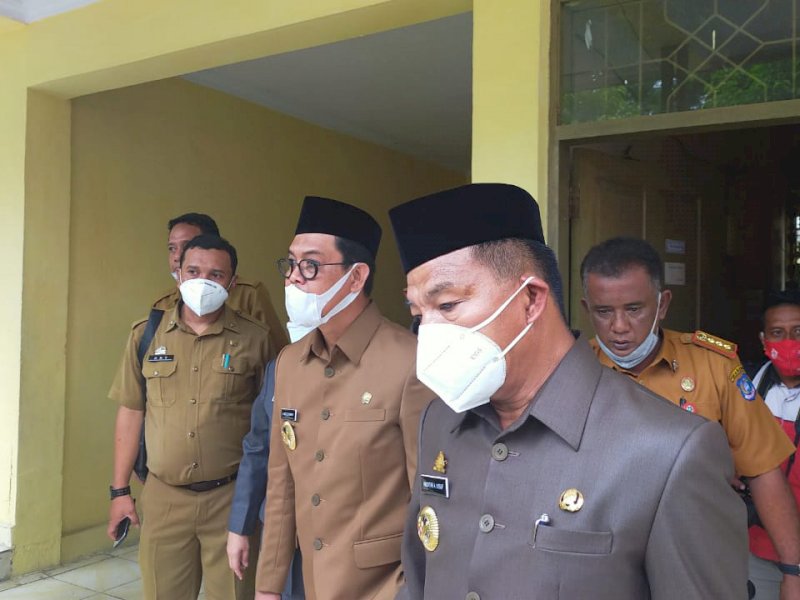Bupati Bulukumba Andi Muchtar Ali Yusuf saat meninjau fasilitas kantor bupati. 