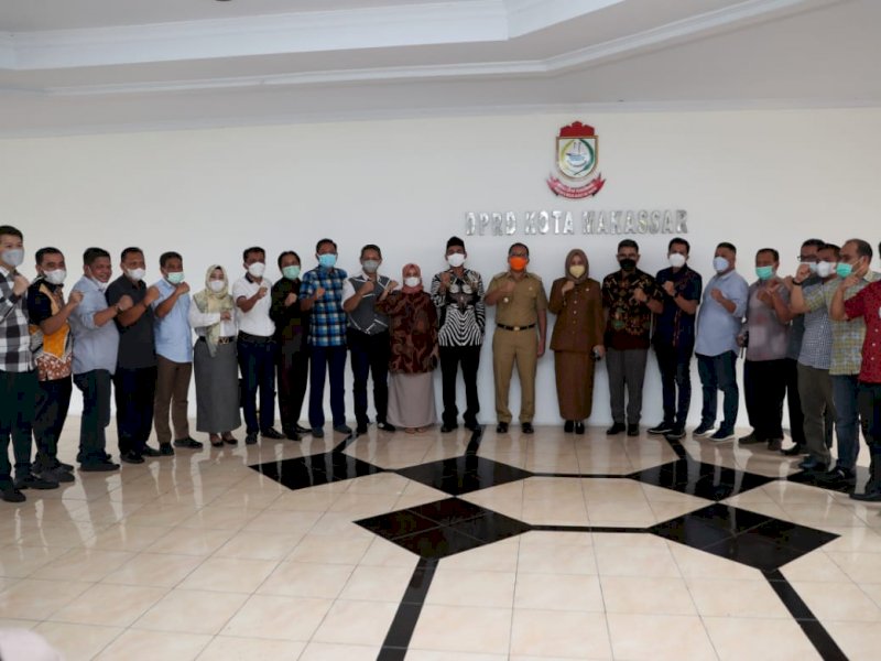 Wali Kota dan Wakil Wali Kota Danny-Fatma saat silaturahmi dengan legislator Makassar. 