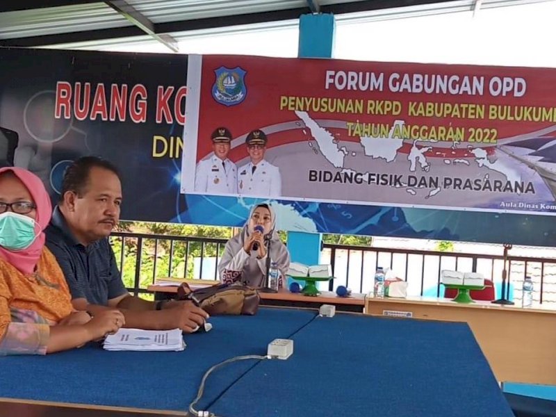 Rapat gabungan OPD Pemkab Bulukumba molor berjam jam. 