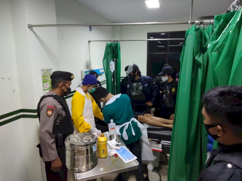 Anggota TNI korban penganiayaan saat mendapatkan perawatan di RS