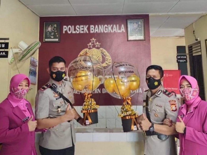 Iptu Asrullah bersama Iptu Bahtiar bersama Ny. 
