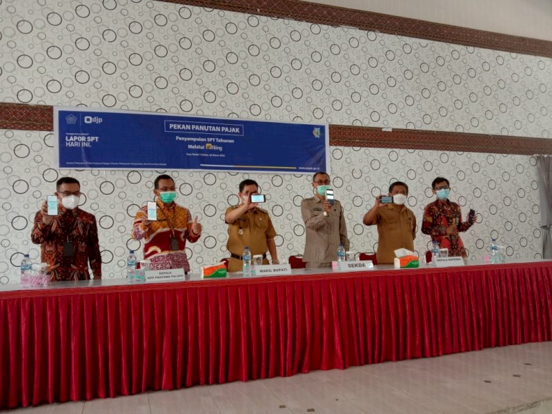 Pekan Panutan Pajak KKP Pratama Palopo bersama Pemkab Tator. 