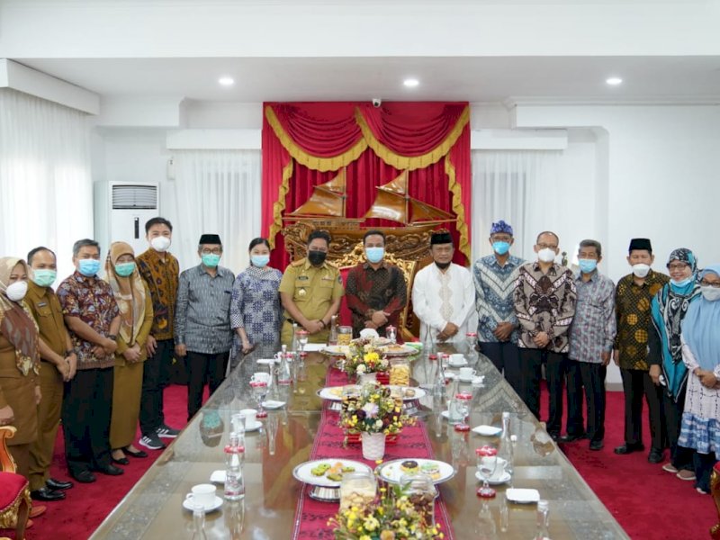 Plt Gubernur Sulsel saat menerima kunjungan FKUB. 