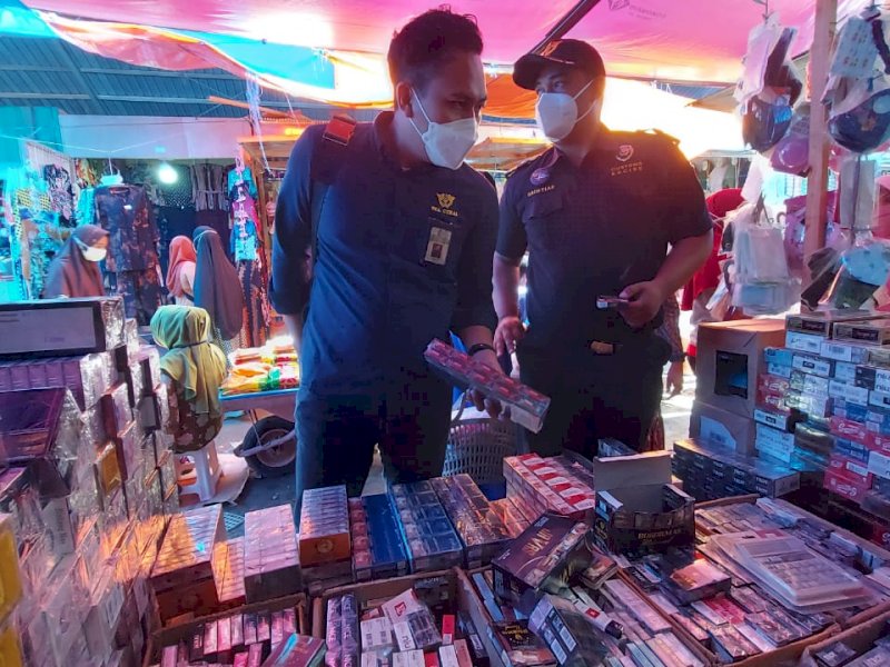 Rokok ilegal yang disita di 2 pasar di Wajo. 