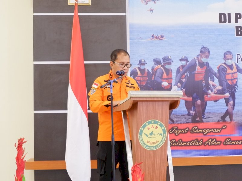 Wali Kota Makassar saat membuka pelatihan SAR. 