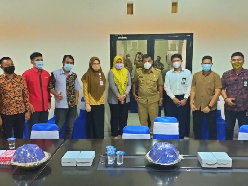 Bupati Bulukumba Muchtar Ali Yusuf bersama pimpinan BUMN dan swasta. 
