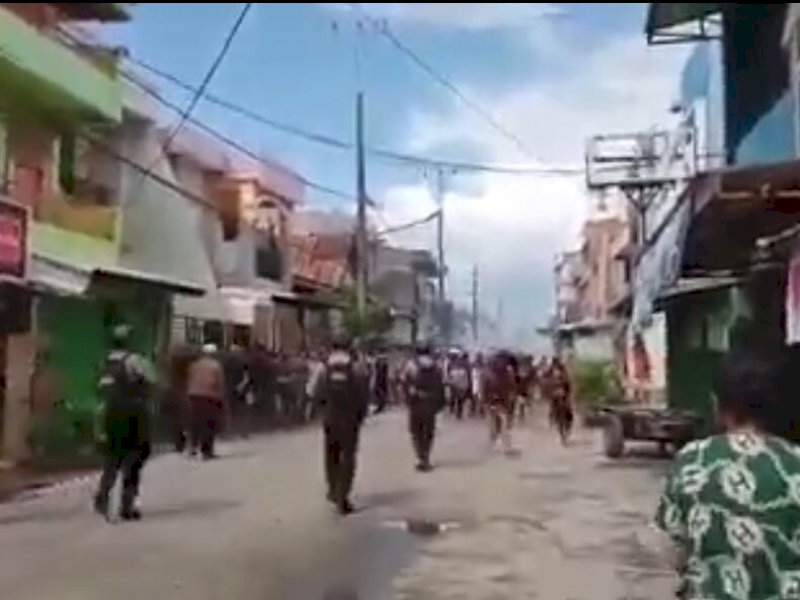 Aksi tawuran di Barukang-Cambaya. 
