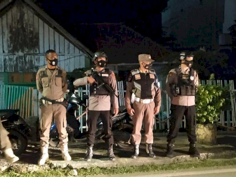 Giat pengaman polisi di Gereja. 