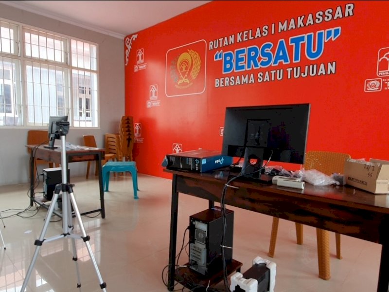 Ruang sidang online Rutan Makassar. 