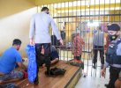 Polisi Geledah Sel Tahanan Polres Bulukumba 